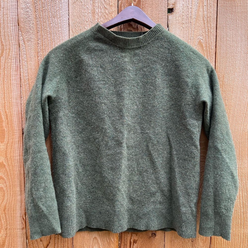 Banana Republic wool sweater